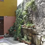 Caza Zenobia * Todi